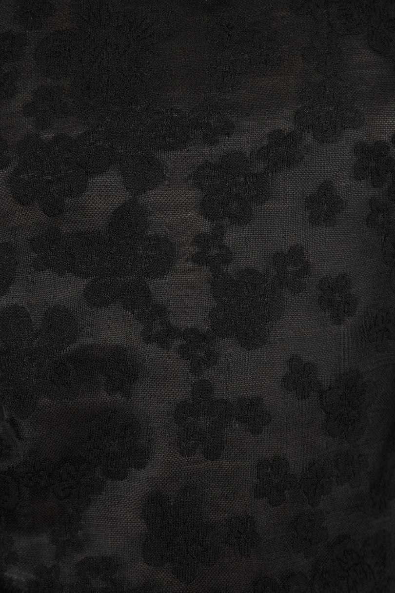 Blusa negra con detalle en cuello y espalda - Imagen 5
