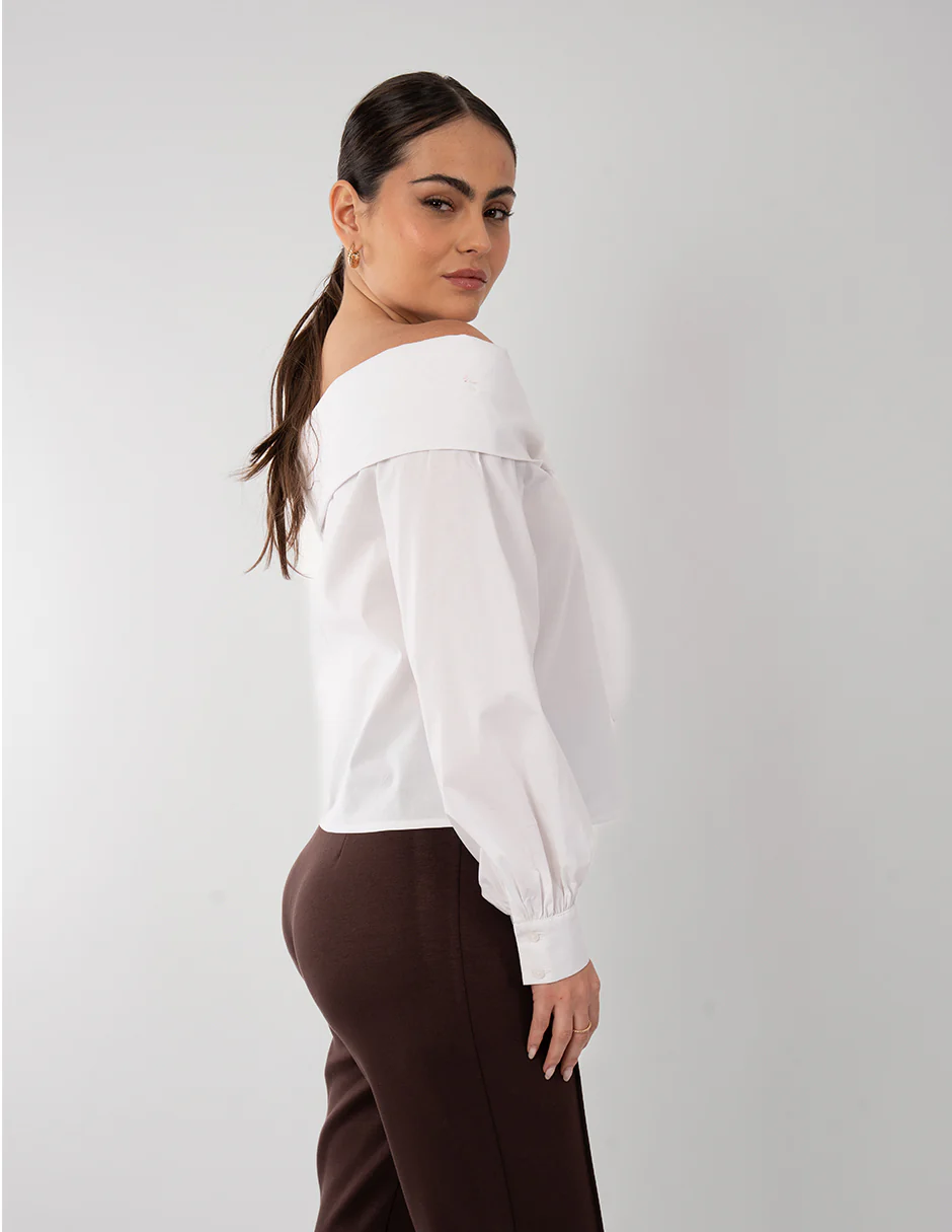 Blusa ivory off shoulders con diseño de moño - Imagen 5